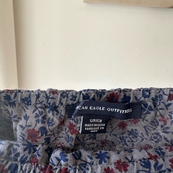 American Eagle Floral Cropped Tank Top - Picture 3 of 6